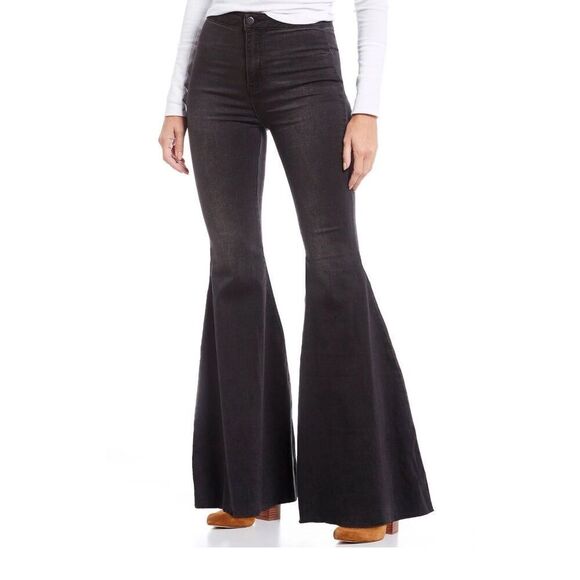 Free People We The Free Just Float On Flare Black Jeans Sz 26 short - Picture 1 of 10